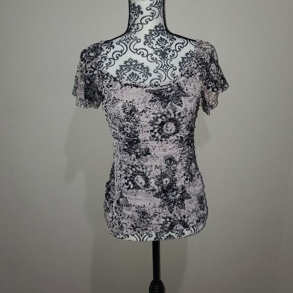 AB studio small white and black floral short sleeve blouse. - Picture 1 of 10